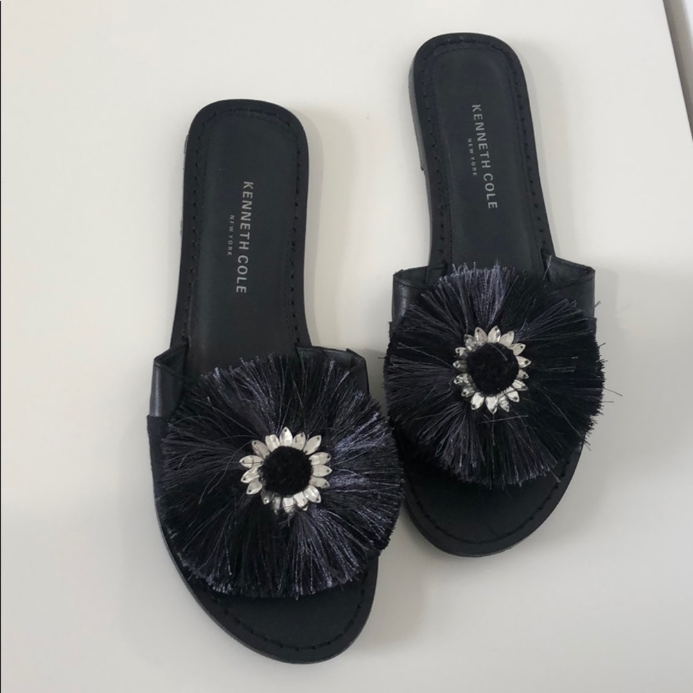 Black Kenneth Cole New York Slides
